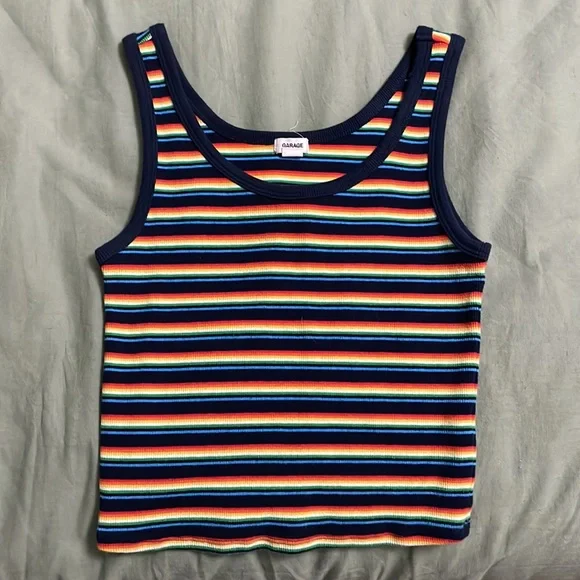 Tops! - Picture 6 of 16